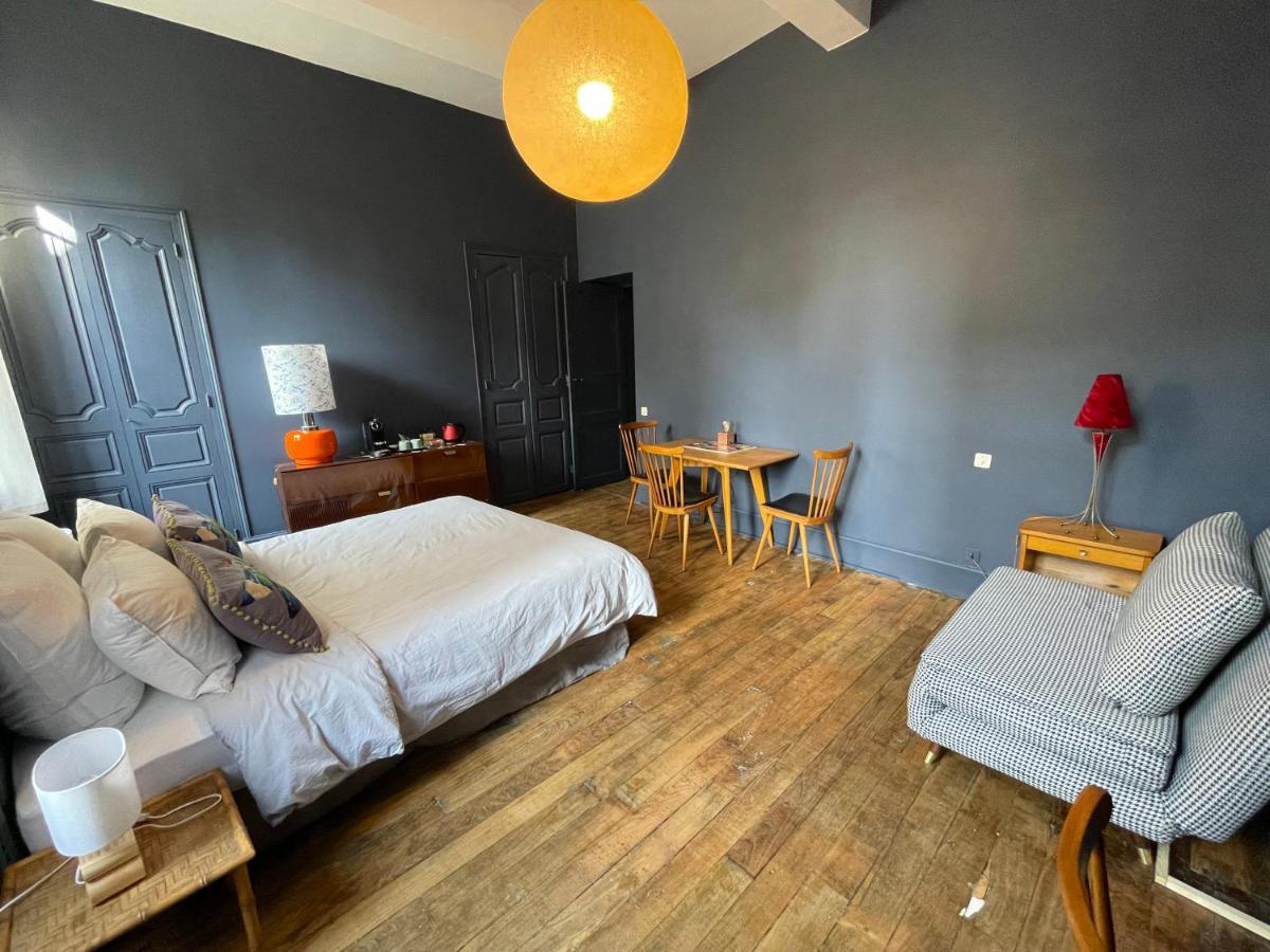 טרבה La Maison Aux Murs Anciens Et Ses Chambres מראה חיצוני תמונה