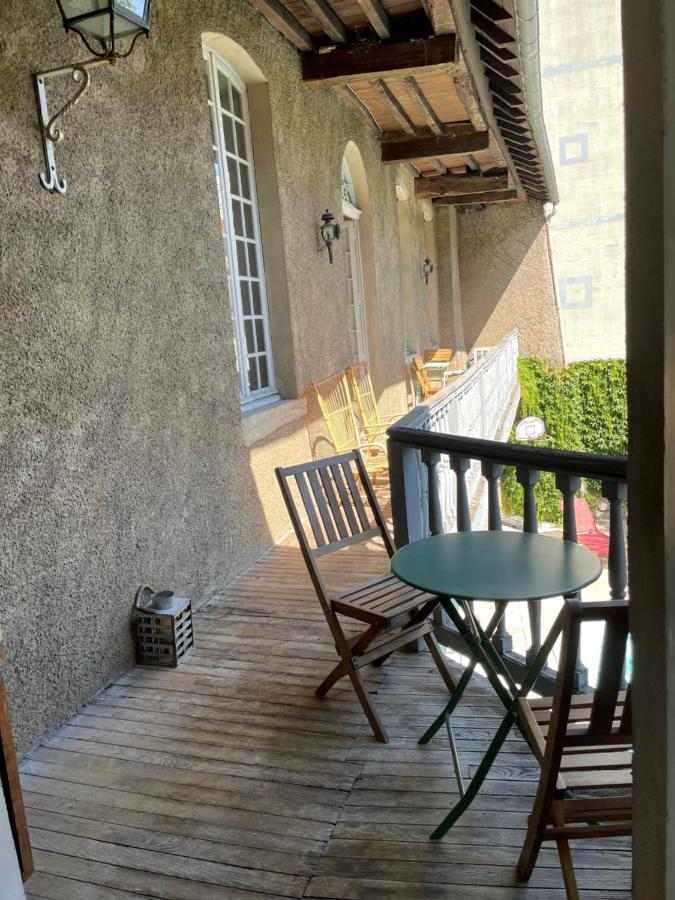 טרבה La Maison Aux Murs Anciens Et Ses Chambres מראה חיצוני תמונה