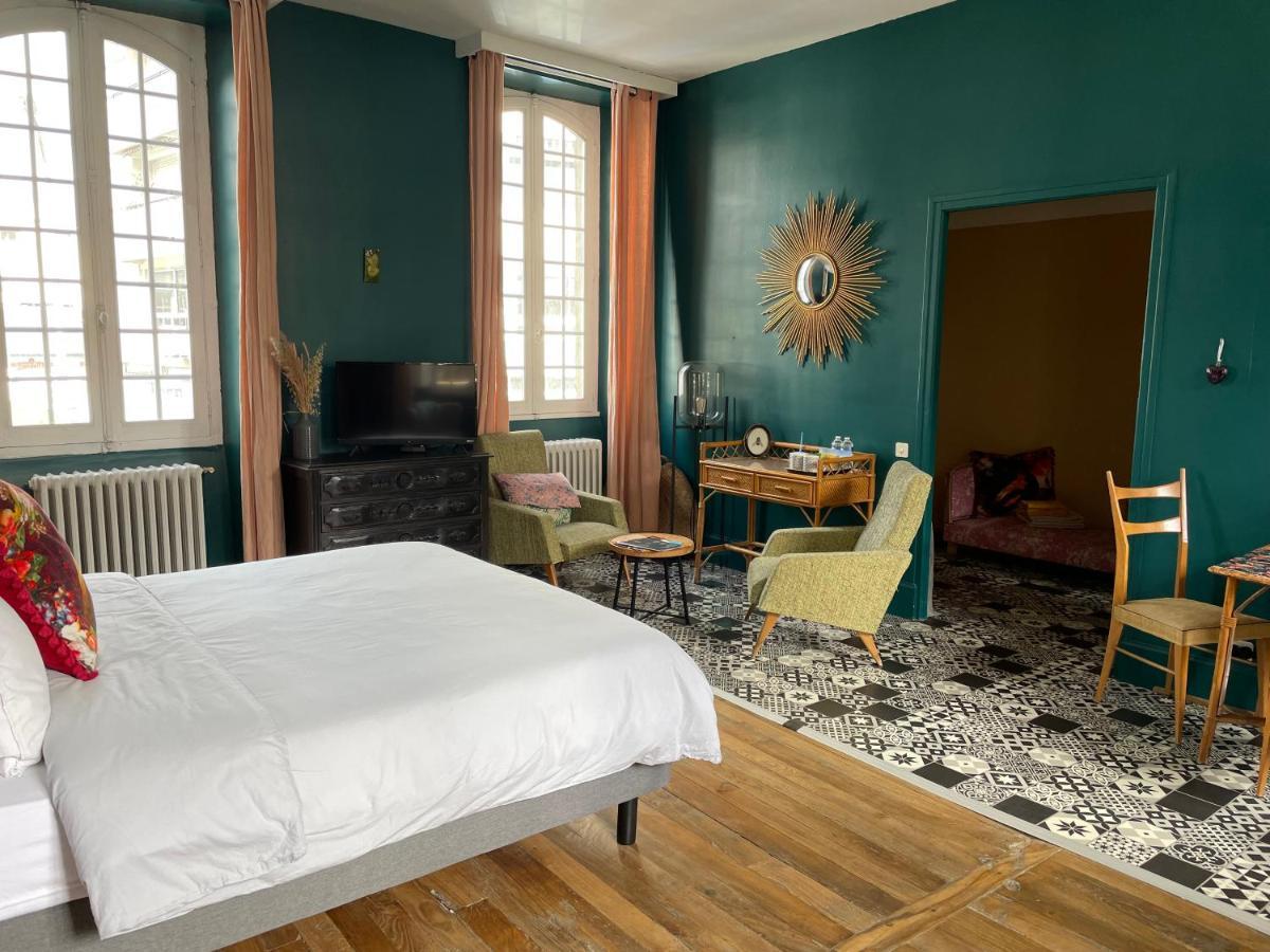 טרבה La Maison Aux Murs Anciens Et Ses Chambres מראה חיצוני תמונה