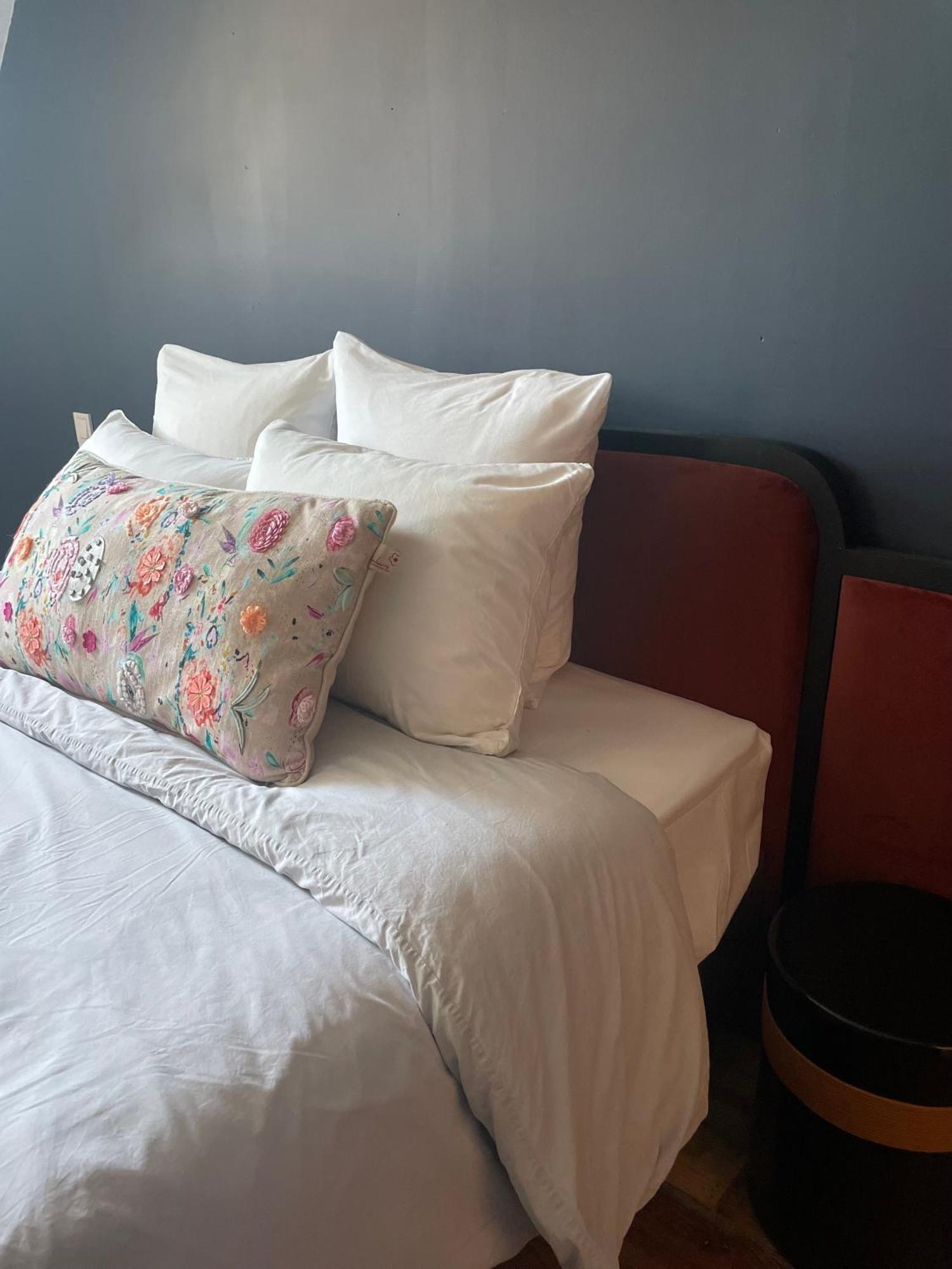 טרבה La Maison Aux Murs Anciens Et Ses Chambres מראה חיצוני תמונה