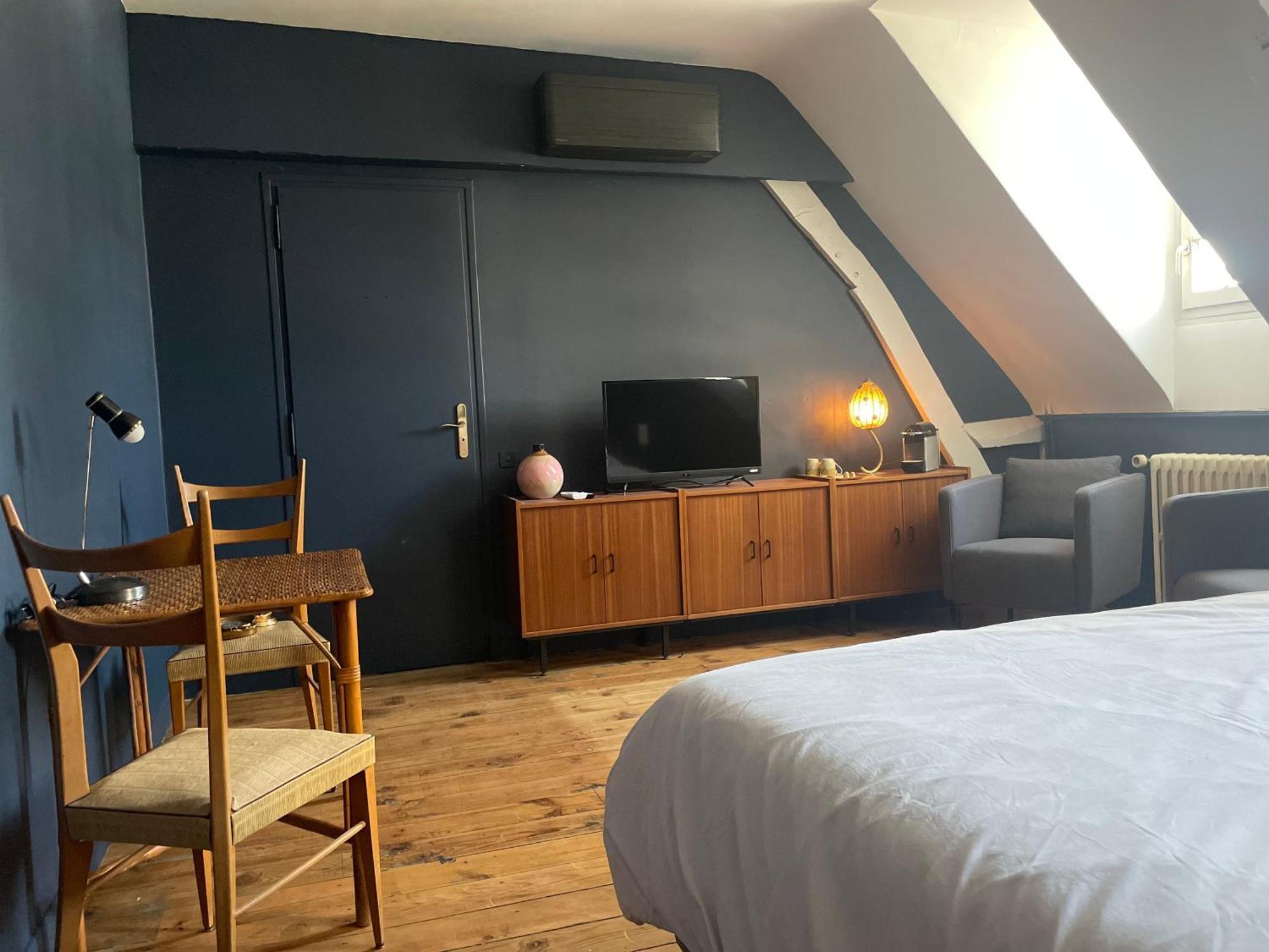 טרבה La Maison Aux Murs Anciens Et Ses Chambres מראה חיצוני תמונה