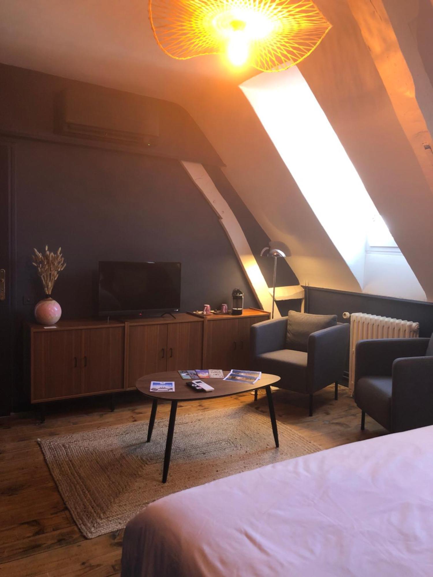 טרבה La Maison Aux Murs Anciens Et Ses Chambres מראה חיצוני תמונה