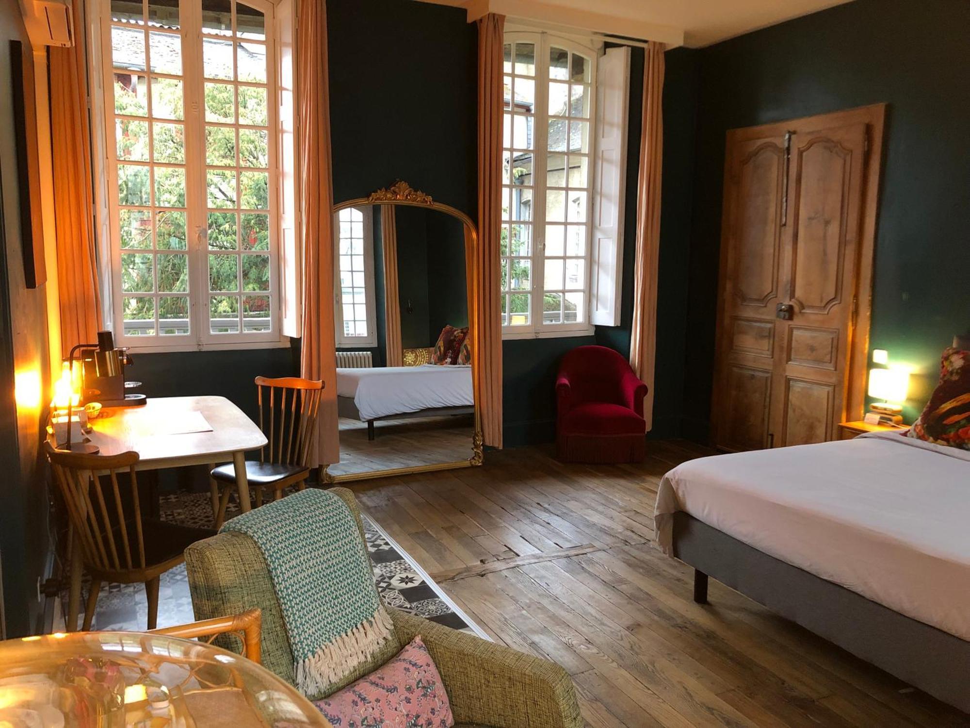 טרבה La Maison Aux Murs Anciens Et Ses Chambres מראה חיצוני תמונה